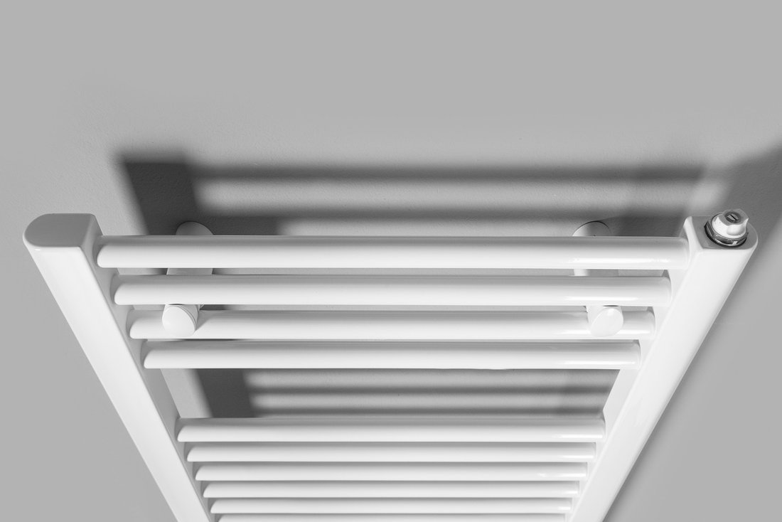 Aqualine DIRECT-E elektrické otopné těleso rovné 450x1320 mm, 400 W, bílá ILE34T