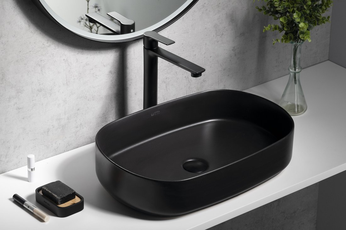 Isvea INFINITY OVAL keramické umyvadlo na desku, 55x36cm, černá mat 10NF65055-2N