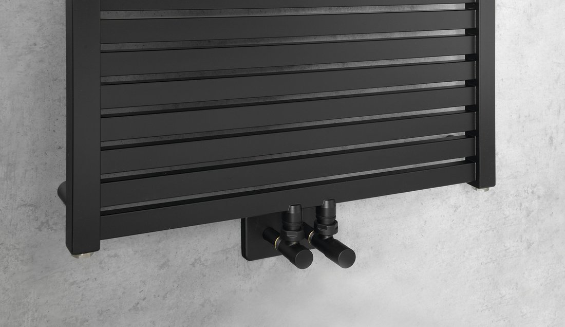 Aqualine TONDI otopné těleso rovné 600x1690 mm, středové připojení, černá mat DT496T