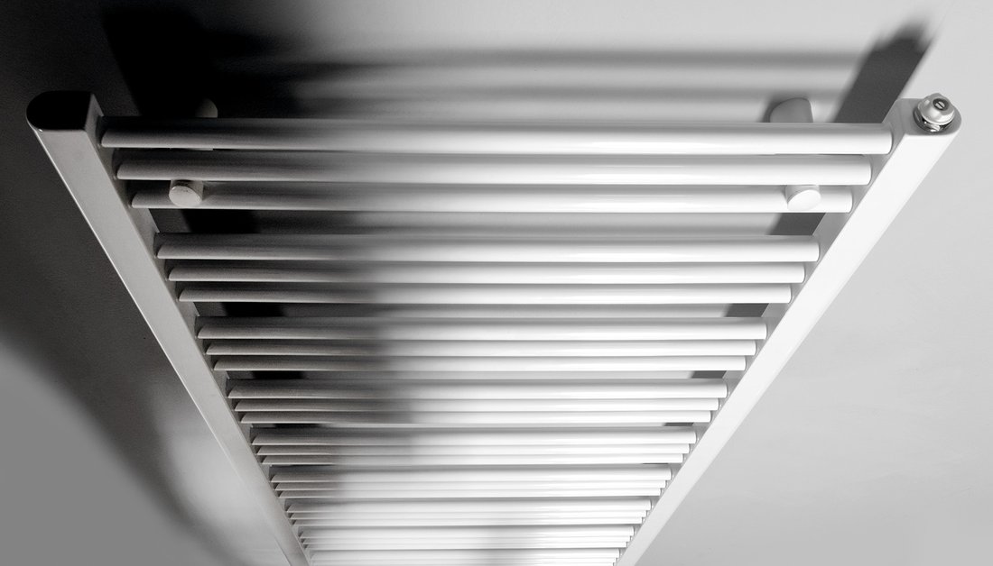 Bruckner ALBRECHT otopné těleso 600x1570 mm, středové připojení, bílá 600.118.4