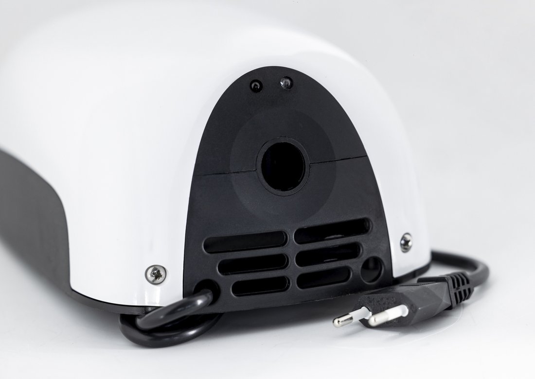 EMPIRE EMPIRE COMPACTJET MINI bezdotykový tryskový osoušeč rukou 230 V, 900 W, 156x238xx99,5mm, ABS plast, bílá 9855