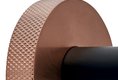 59057-ws001bc_larissa_hacek__cerna_med_mat__tvar_omega__bok_c_detail